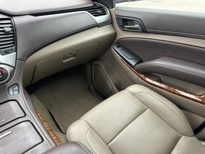 Chevrolet Tahoe Vehicle Full-screen Gallery Image 18