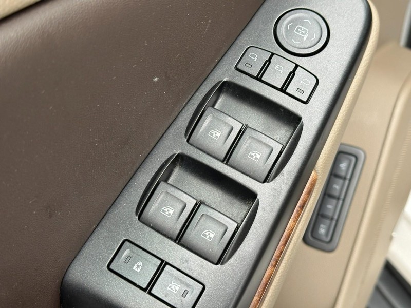 Chevrolet Tahoe Vehicle Full-screen Gallery Image 19