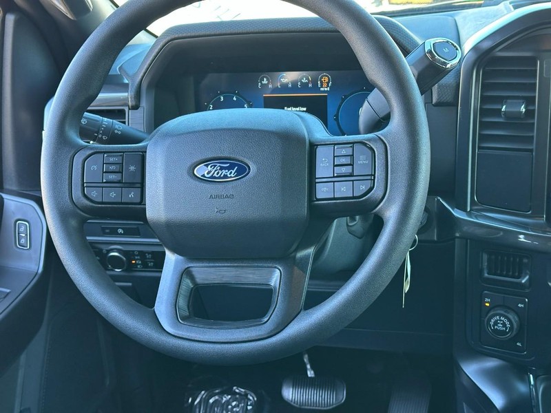 Ford F-150 Vehicle Full-screen Gallery Image 6