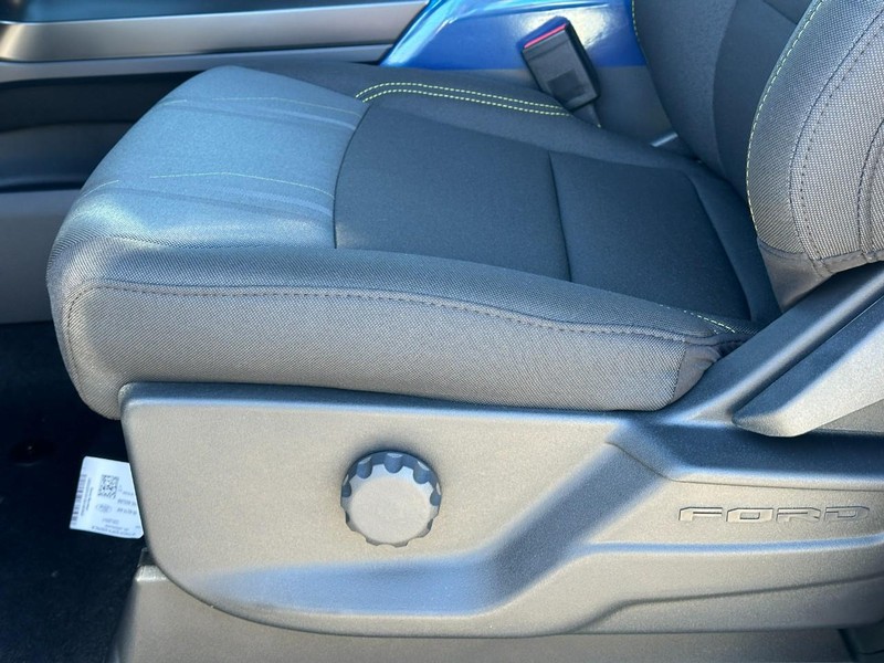 Ford F-150 Vehicle Full-screen Gallery Image 10