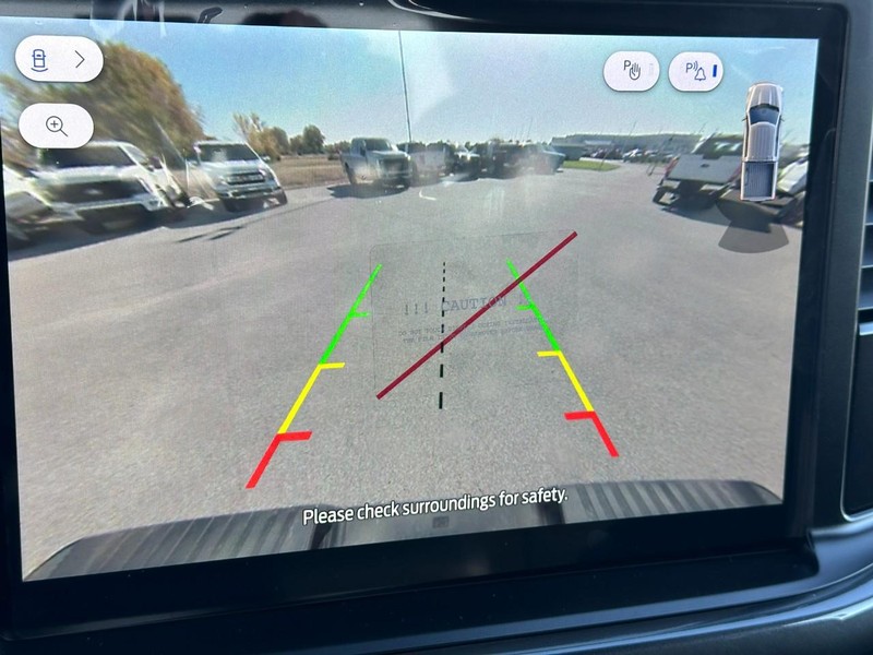 Ford F-150 Vehicle Full-screen Gallery Image 14