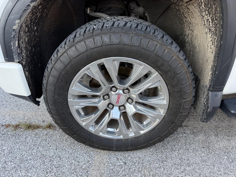 GMC Sierra 1500 Vehicle Full-screen Gallery Image 2