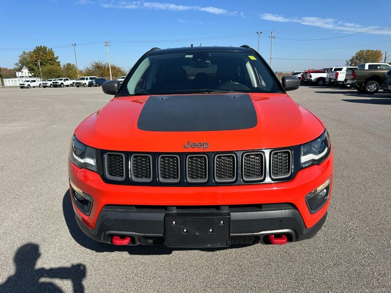 Jeep Compass Vehicle Full-screen Gallery Image 9