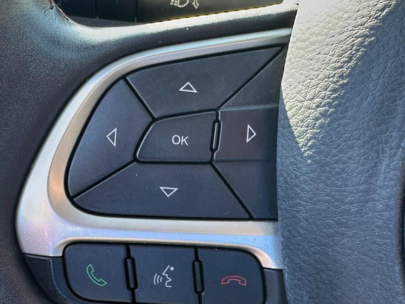 Jeep Compass Vehicle Full-screen Gallery Image 17