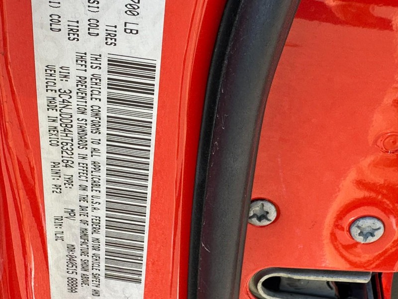 Jeep Compass Vehicle Full-screen Gallery Image 22