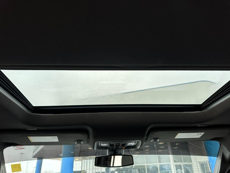 Chevrolet Silverado 1500 Vehicle Full-screen Gallery Image 12