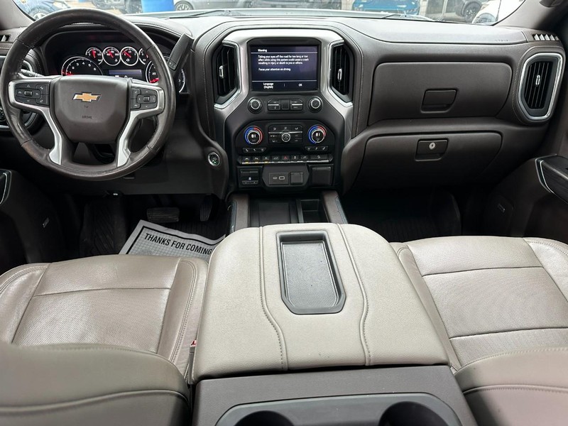 Chevrolet Silverado 1500 Vehicle Full-screen Gallery Image 13