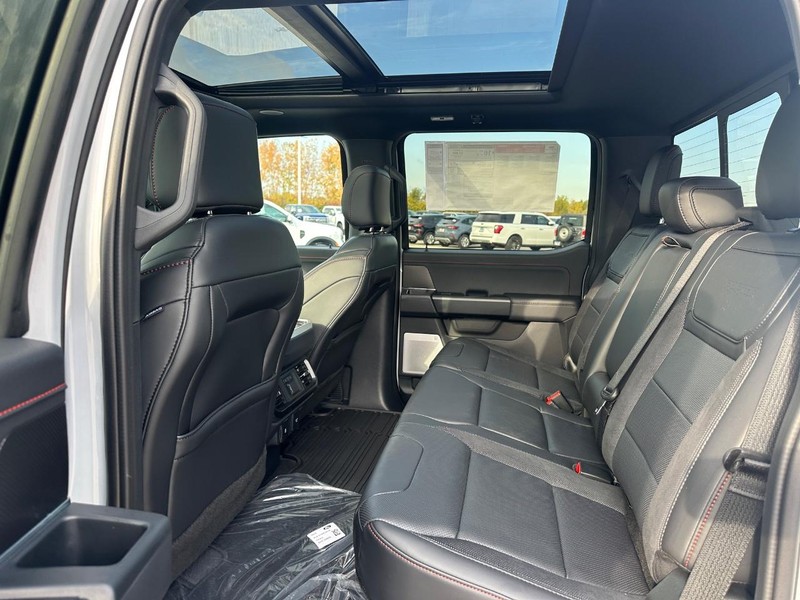 Ford F-150 Vehicle Full-screen Gallery Image 4