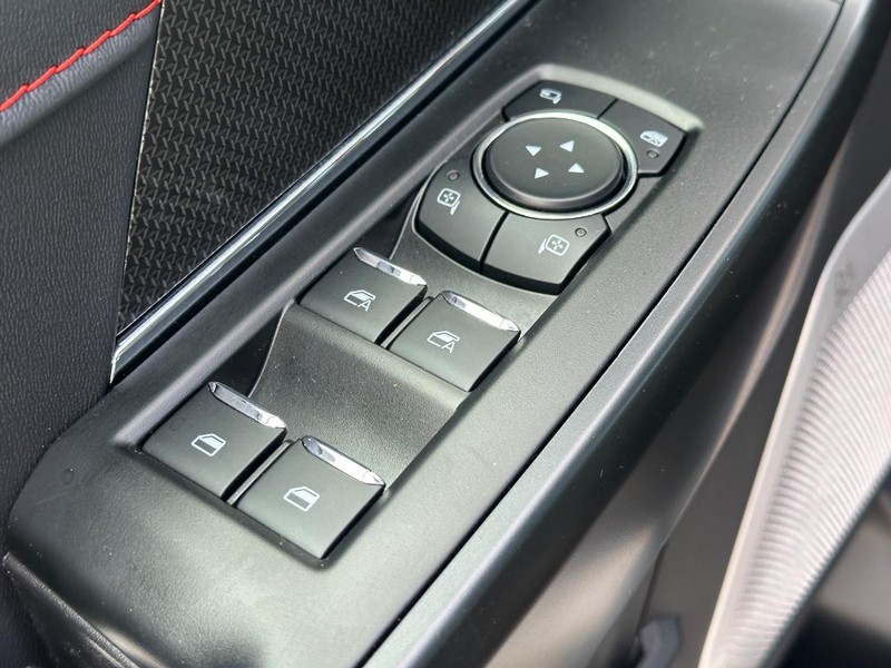 Ford F-150 Vehicle Full-screen Gallery Image 10