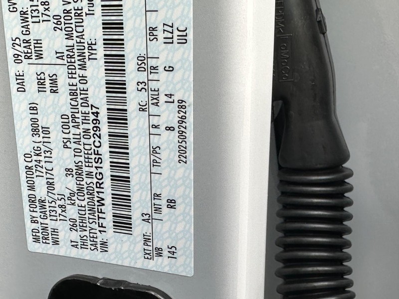 Ford F-150 Vehicle Full-screen Gallery Image 19