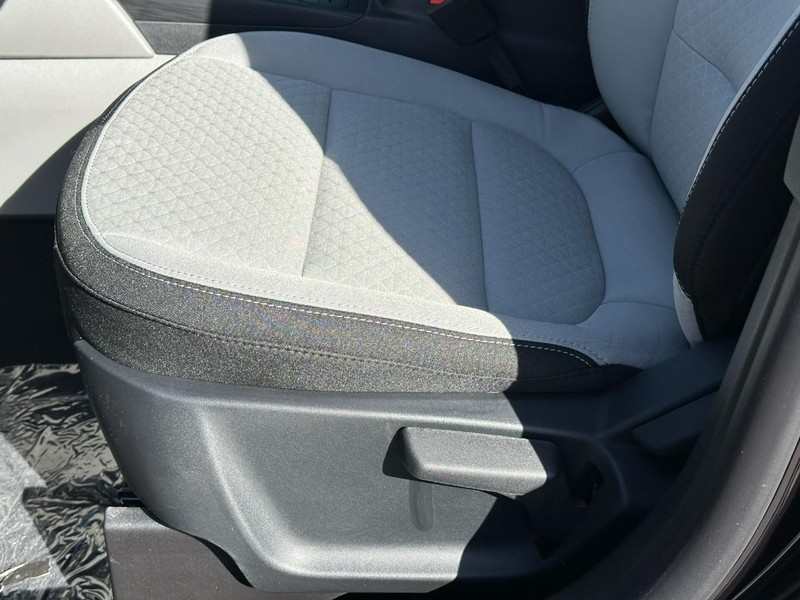 Ford Escape Vehicle Full-screen Gallery Image 10