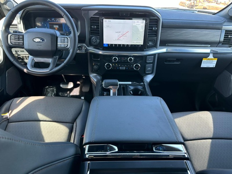 Ford F-150 Vehicle Full-screen Gallery Image 5