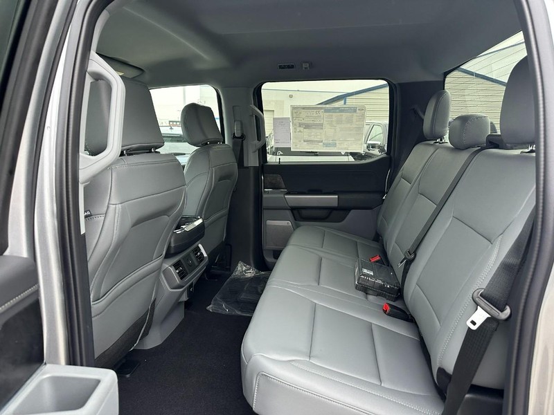 Ford F-150 Lightning Vehicle Full-screen Gallery Image 4