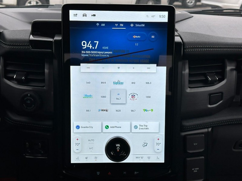 Ford F-150 Lightning Vehicle Full-screen Gallery Image 7