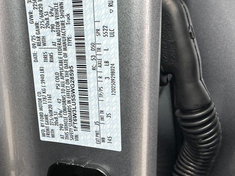 Ford F-150 Lightning Vehicle Full-screen Gallery Image 14