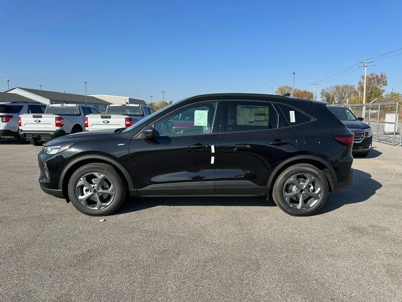 Ford Escape Vehicle Full-screen Gallery Image 2