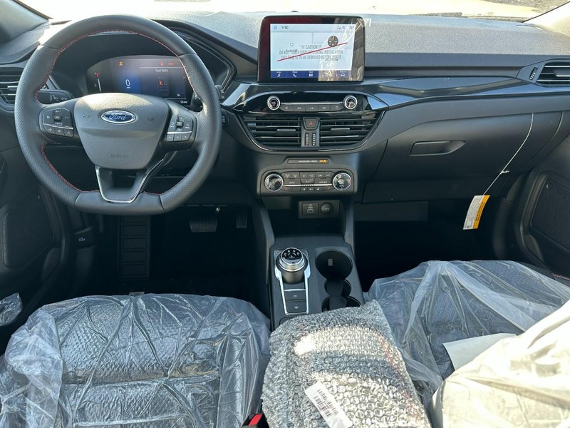 Ford Escape Vehicle Full-screen Gallery Image 5