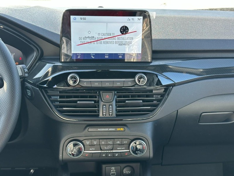 Ford Escape Vehicle Full-screen Gallery Image 7