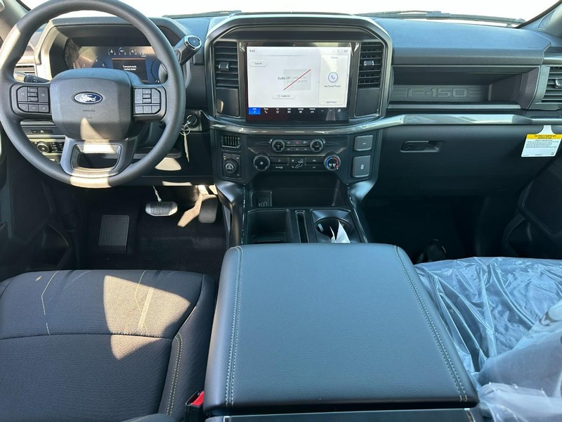 Ford F-150 Vehicle Full-screen Gallery Image 5