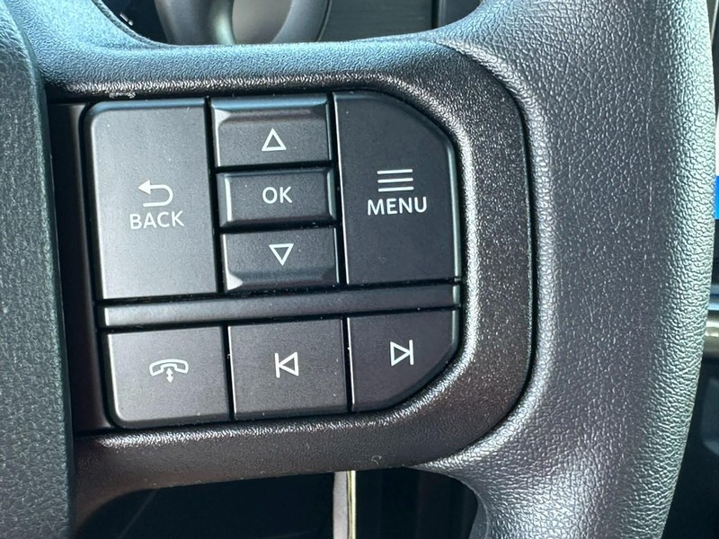 Ford F-150 Vehicle Full-screen Gallery Image 12