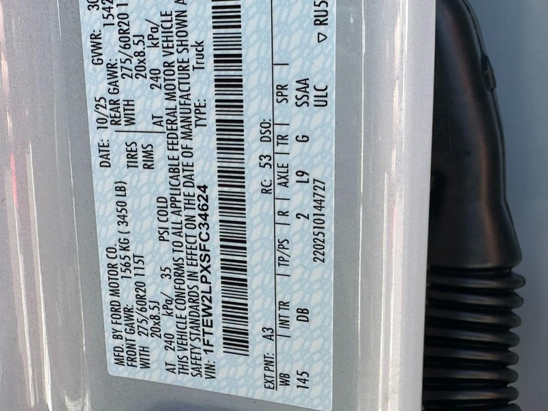 Ford F-150 Vehicle Full-screen Gallery Image 14