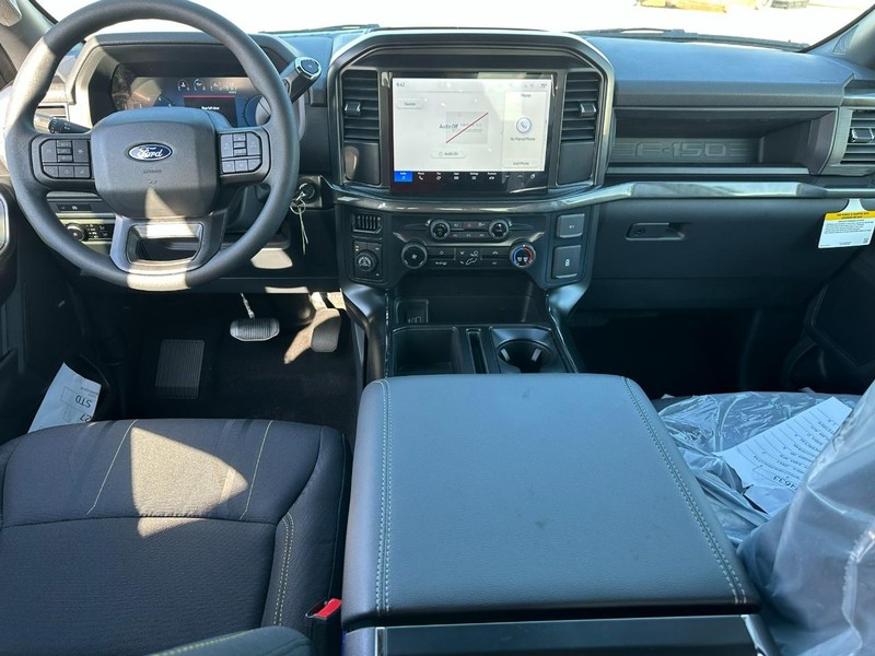 Ford F-150 Vehicle Full-screen Gallery Image 5