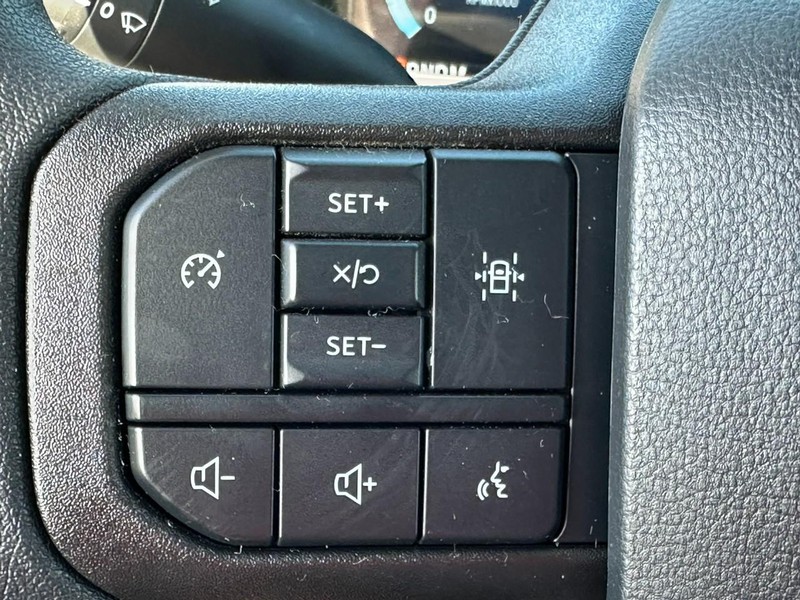 Ford F-150 Vehicle Full-screen Gallery Image 11