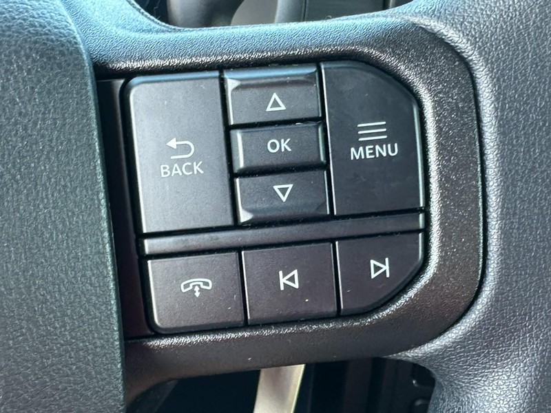 Ford F-150 Vehicle Full-screen Gallery Image 12