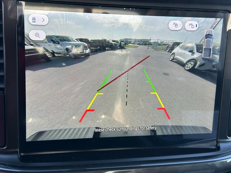 Ford F-150 Vehicle Full-screen Gallery Image 13