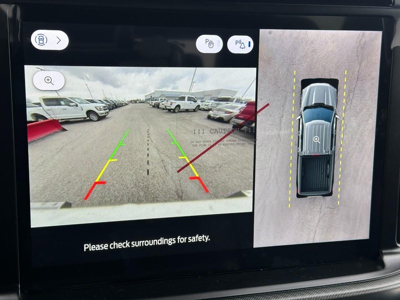 Ford F-150 Vehicle Full-screen Gallery Image 16