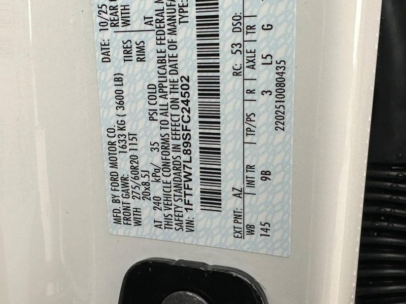 Ford F-150 Vehicle Full-screen Gallery Image 17