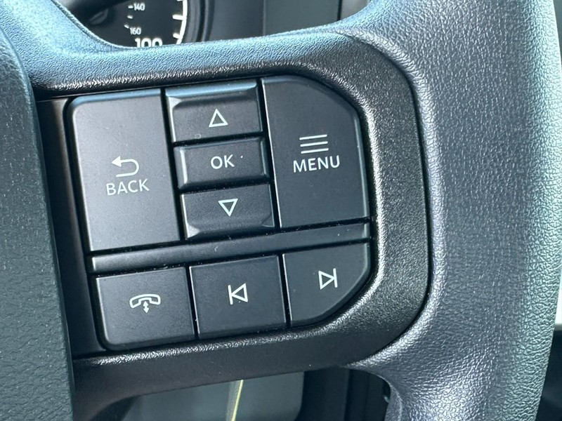 Ford Super Duty F-250 SRW Vehicle Full-screen Gallery Image 13