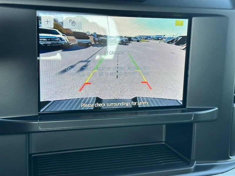 Ford Super Duty F-250 SRW Vehicle Full-screen Gallery Image 15