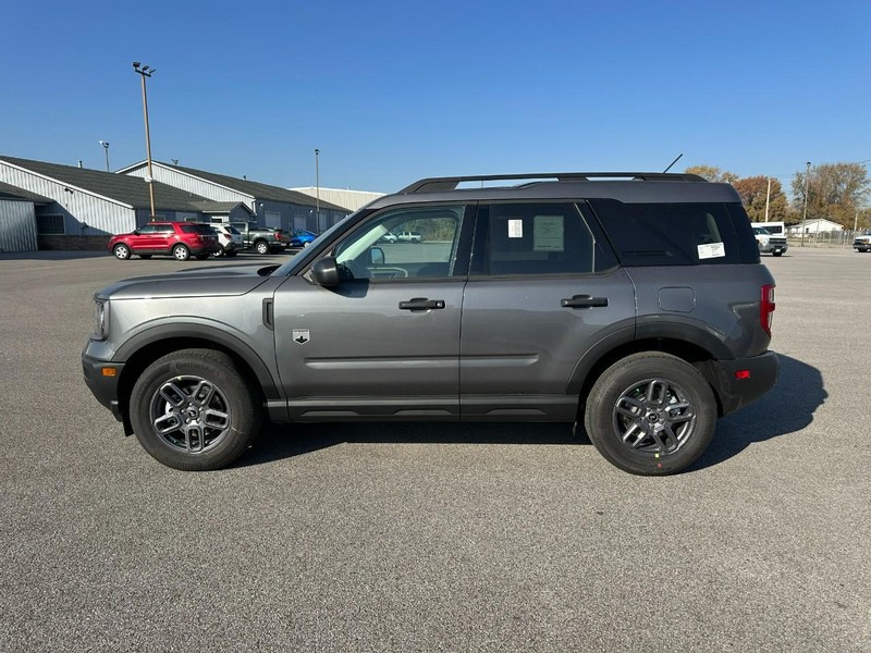 Ford Bronco Sport Vehicle Full-screen Gallery Image 2