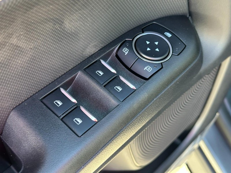 Ford Bronco Sport Vehicle Full-screen Gallery Image 9