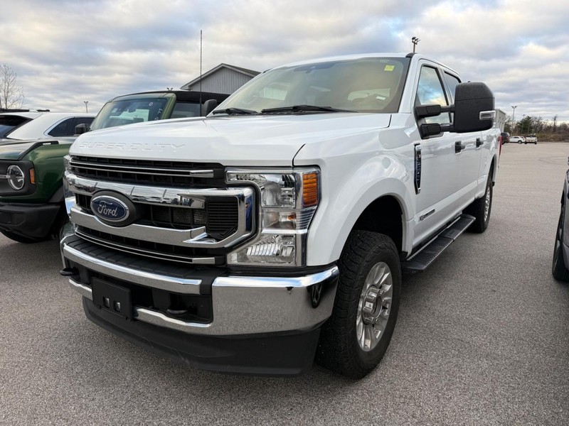 Ford Super Duty F-250 SRW Vehicle Full-screen Gallery Image 4