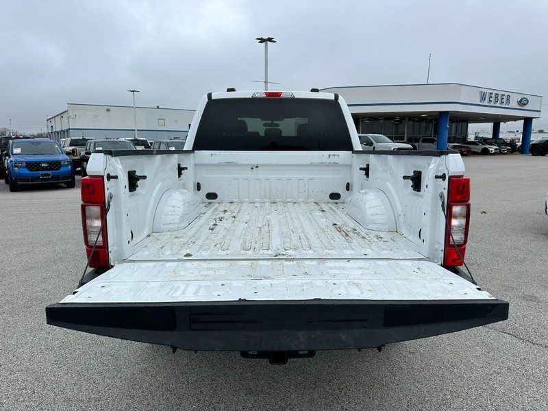Ford Super Duty F-250 SRW Vehicle Full-screen Gallery Image 5