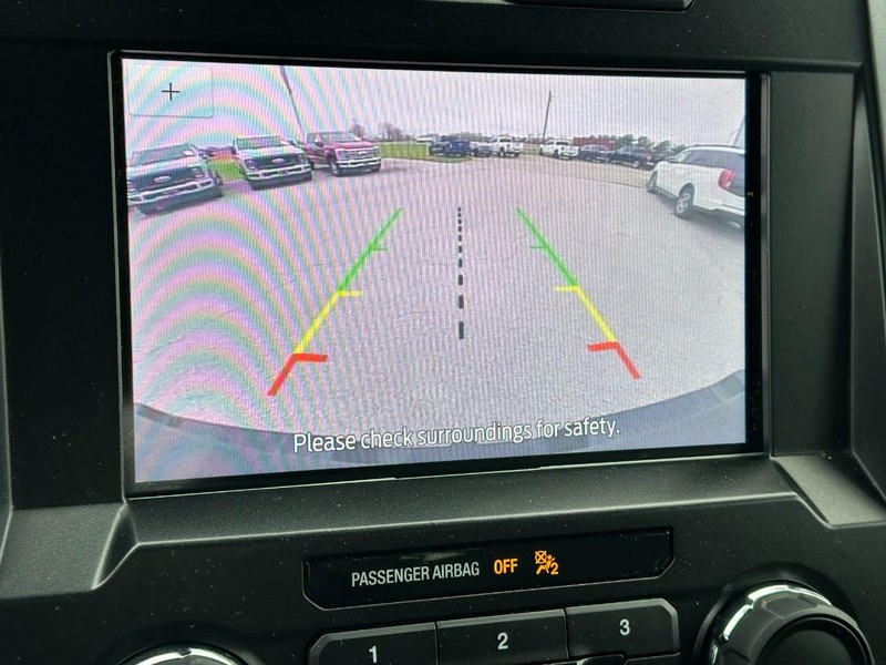 Ford Super Duty F-250 SRW Vehicle Full-screen Gallery Image 20