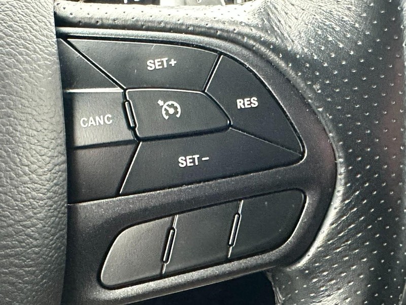 Dodge Durango Vehicle Full-screen Gallery Image 20