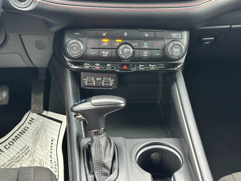 Dodge Durango Vehicle Full-screen Gallery Image 15