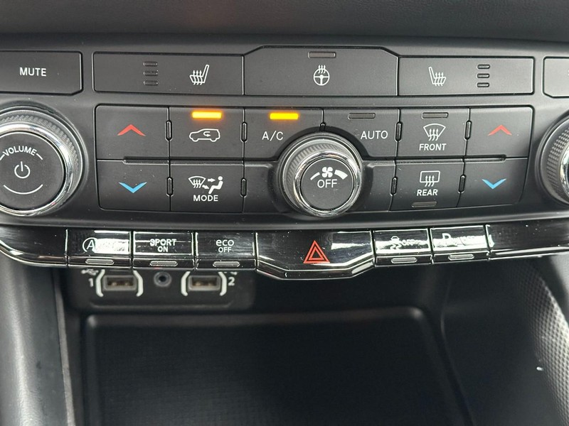 Dodge Durango Vehicle Full-screen Gallery Image 23