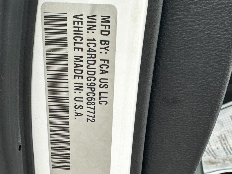 Dodge Durango Vehicle Full-screen Gallery Image 25