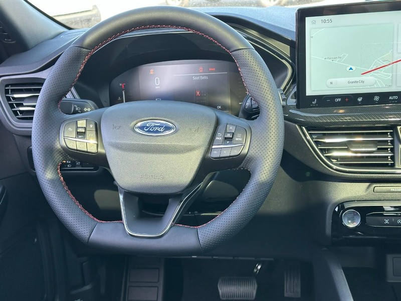 Ford Escape Vehicle Full-screen Gallery Image 7