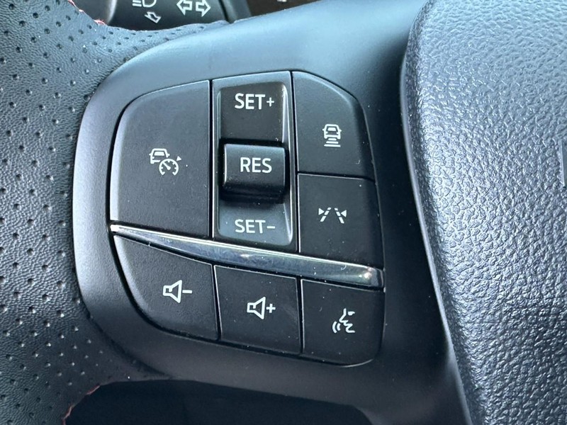 Ford Escape Vehicle Full-screen Gallery Image 13