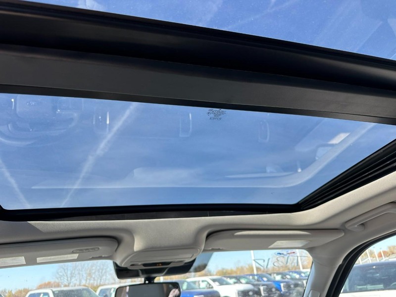 Ford Expedition Vehicle Full-screen Gallery Image 7