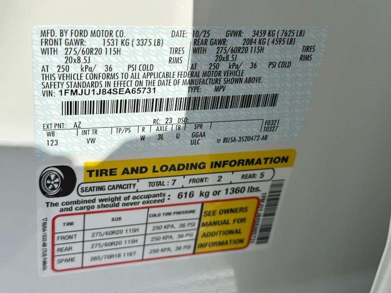 Ford Expedition Vehicle Full-screen Gallery Image 17