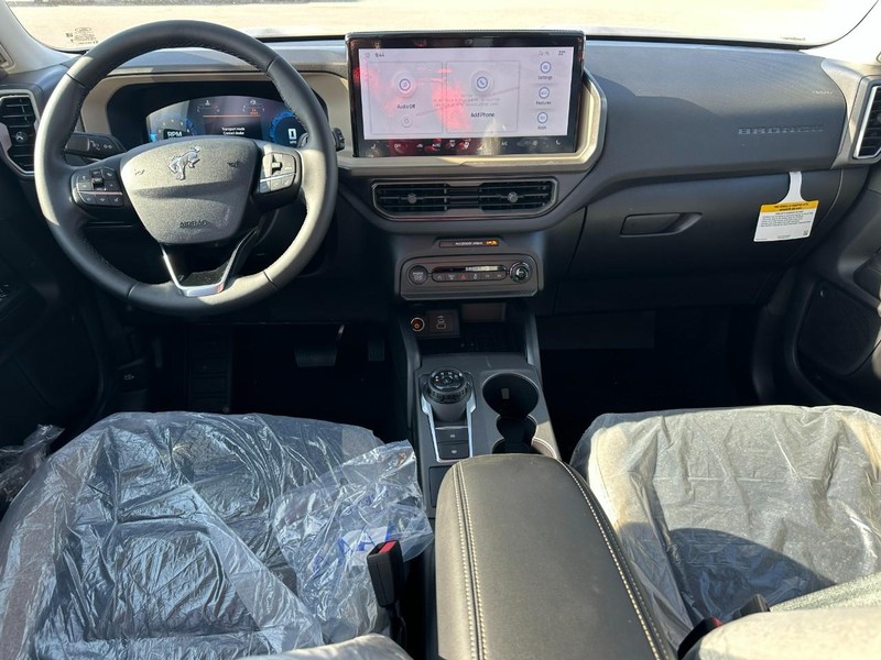 Ford Bronco Sport Vehicle Full-screen Gallery Image 5