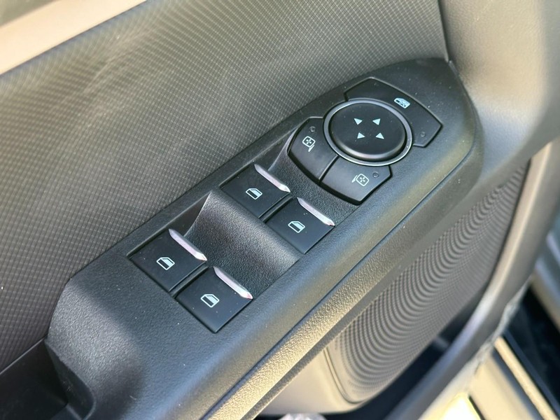 Ford Bronco Sport Vehicle Full-screen Gallery Image 9