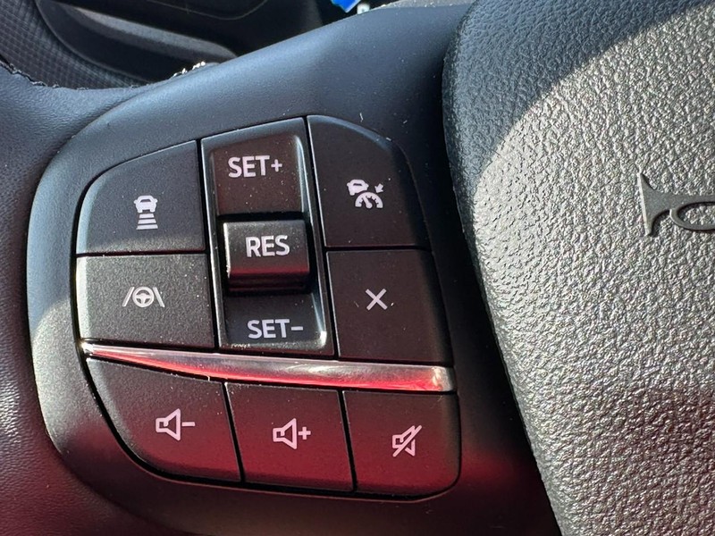 Ford Bronco Sport Vehicle Full-screen Gallery Image 10