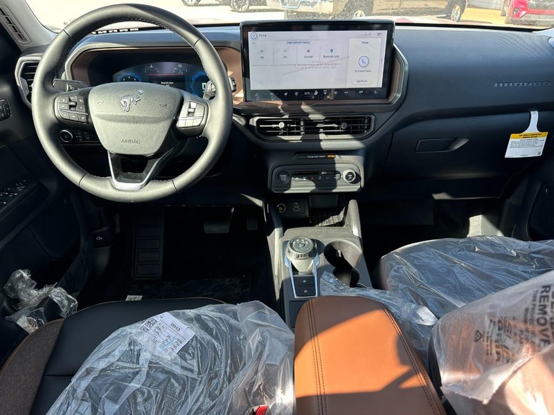 Ford Bronco Sport Vehicle Full-screen Gallery Image 5